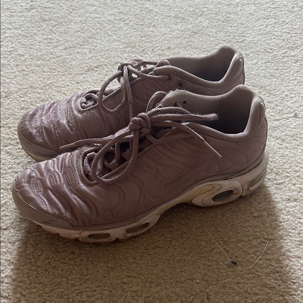 Nike Pink Air Max Sneakers with Cushioned Sole